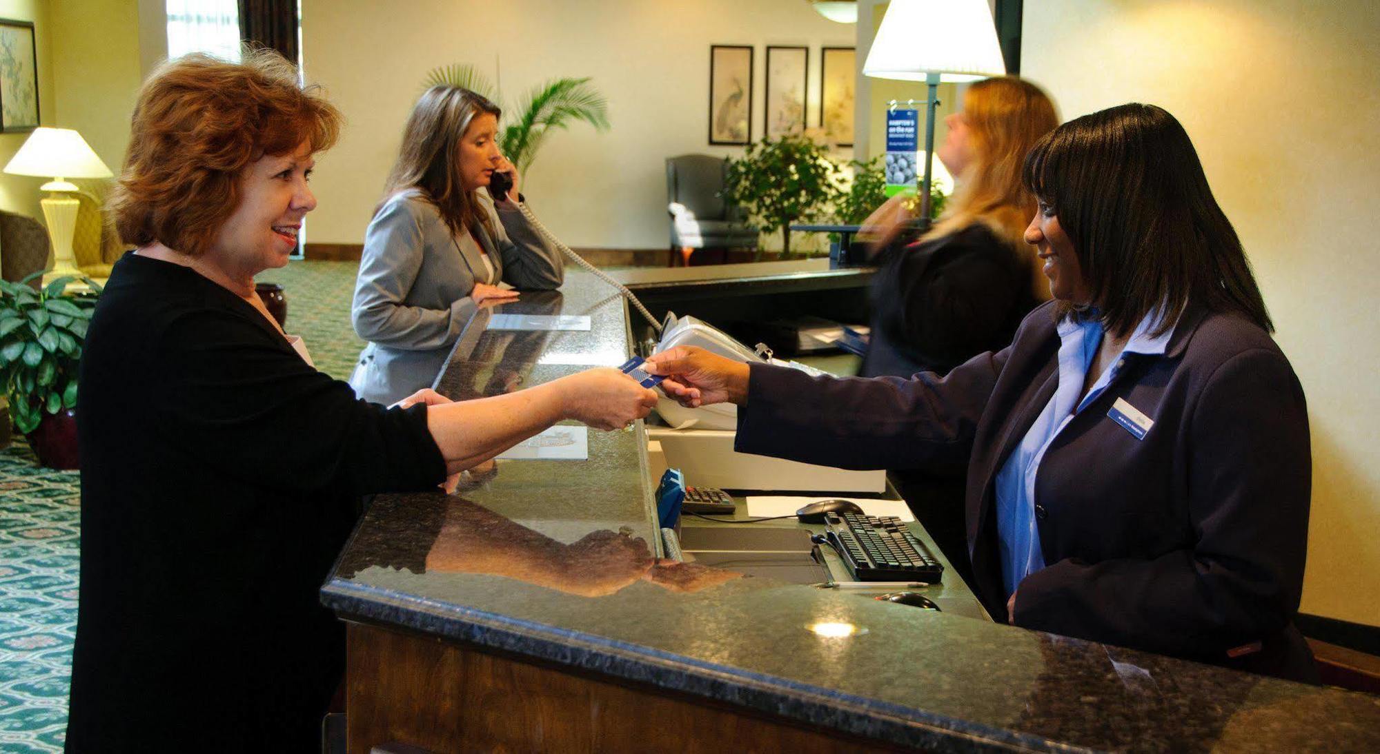 Hampton Inn Kinston Interior photo